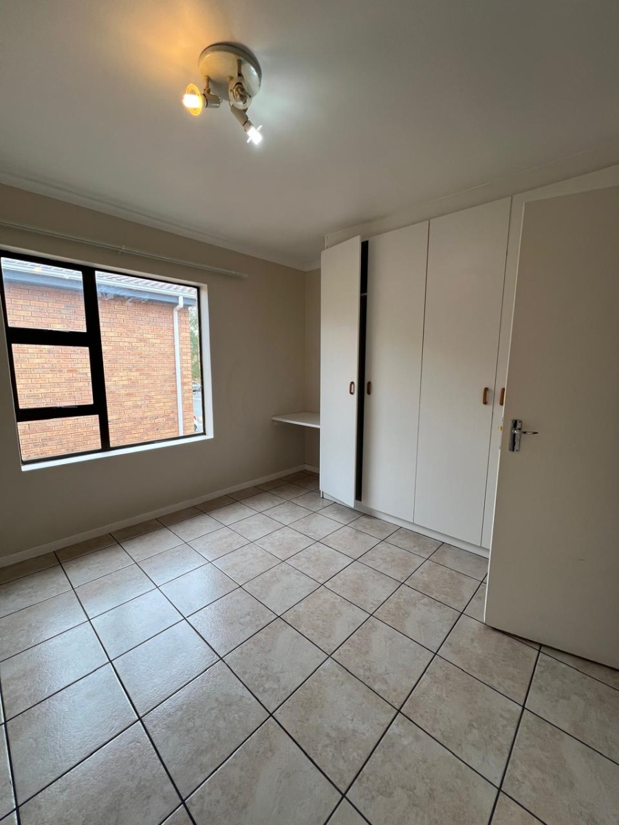 To Let 2 Bedroom Property for Rent in Sea Breeze Western Cape
